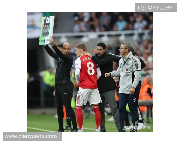 风暴场边:足球教练的挑战与奋斗 风暴场边:足球教练的挑战与奋斗