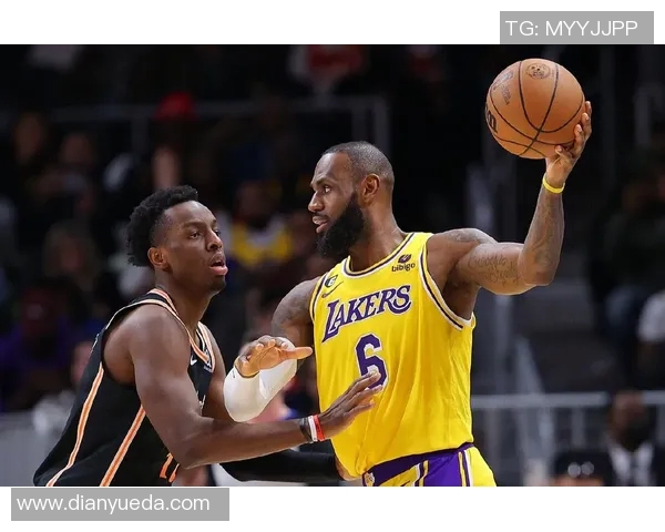 湖人大胜火箭取得三连胜,詹姆斯表现稳健仍领跑MVP榜单 湖人大胜火箭取得三连胜,詹姆斯表现稳健仍领跑MVP榜单